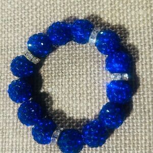 Sparkling Blue Beaded Bracelet with Silver Accents